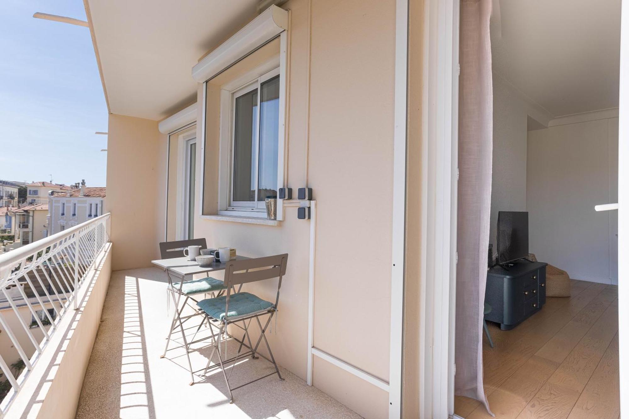 Perchoir - Balcon, Vue Sur La Ville, Palais&plages Appartement *