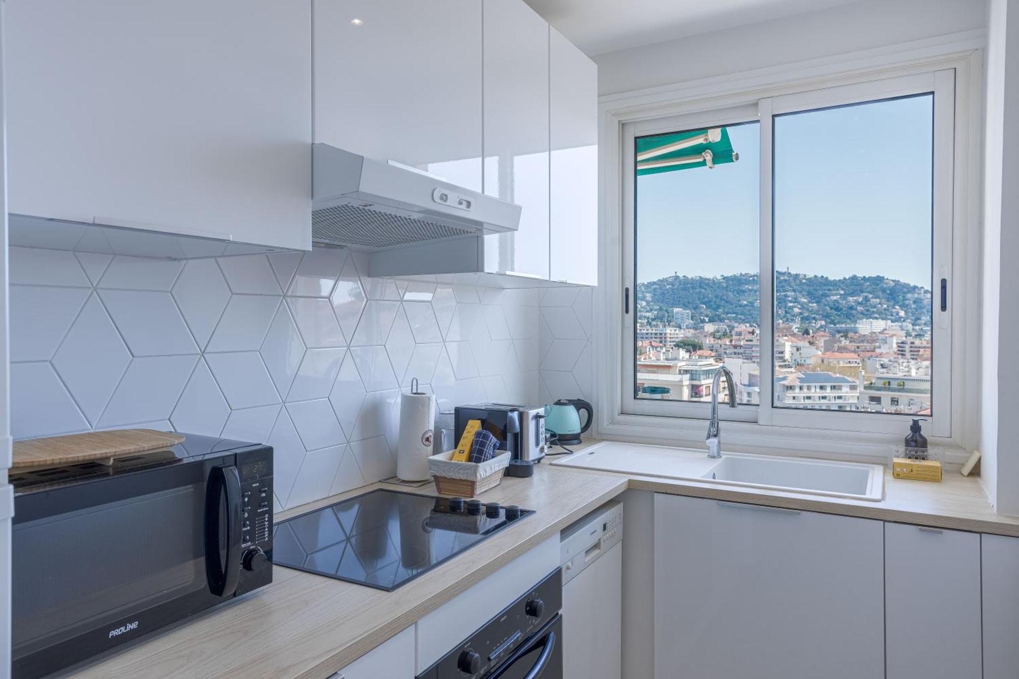 Perchoir - Balcon, Vue Sur La Ville, Palais&plages Appartement *